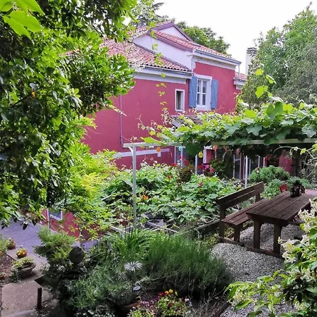 Apartment Charming In A 19th Century