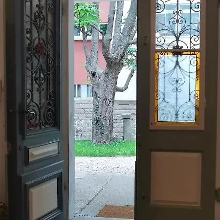 Charming In A 19th Century * טריאסטה